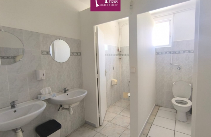 &Agrave; louer - Local professionnel 7 m2   Baie-Mahault   Proche Destreland