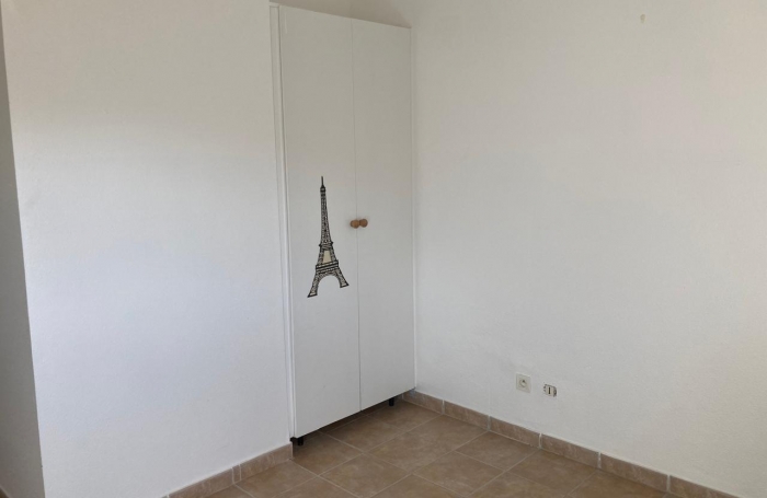 GOURBEYRE T4 DUPLEX RÉNOVÉ   Résidence avec Piscine, jardinet privatif et vue exceptionnelle sur les Saintes