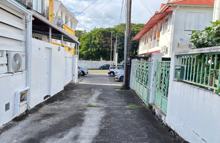 Vente Appartement 27.42m&sup2; 2 pi&#232;ces Basse-Terre