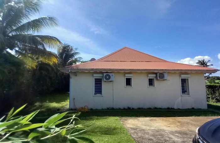 LAMENTIN - Villa T4 avec jardin