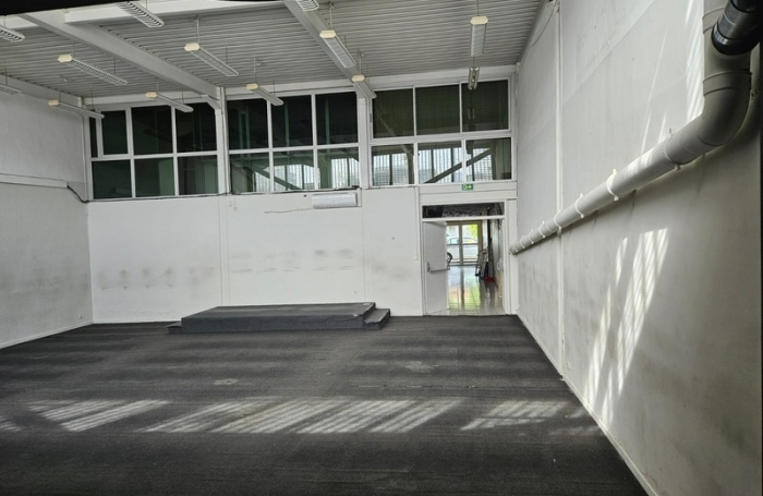 Vente Local commercial 331m&sup2; 5 pièces Les Abymes