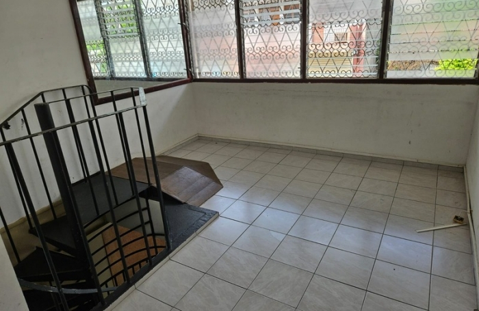 Vente Local commercial 331m&sup2; 5 pièces Les Abymes