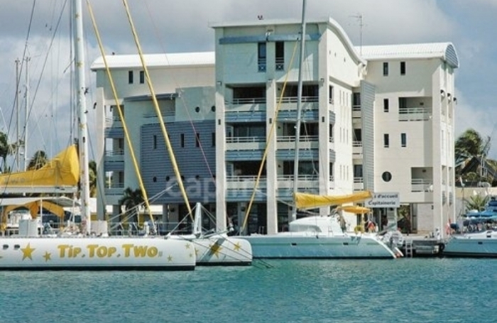 Vente Fonds de commerce 1363m&sup2; 46 pièces Saint Fran&ccedil;ois