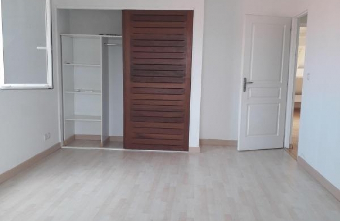 Location Appartement 159m&sup2; 4 pièces Petit-Bourg