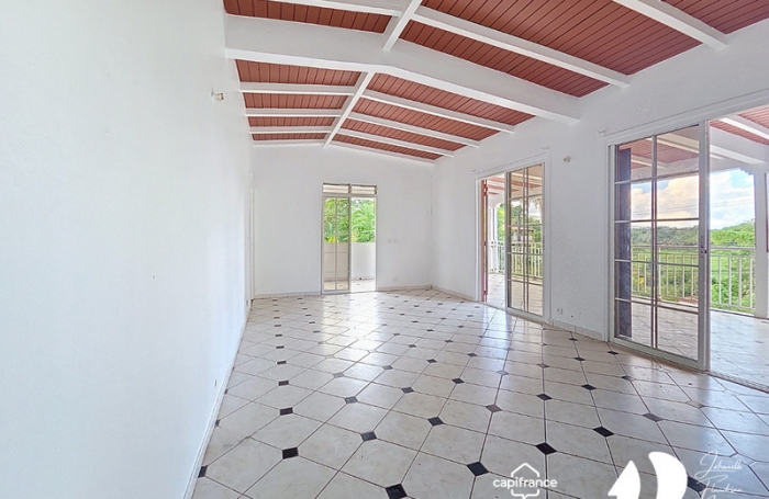 Location Appartement 94m&sup2; 3 pièces Sainte Rose