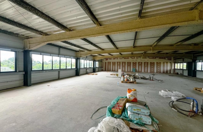 Location Local commercial 97118