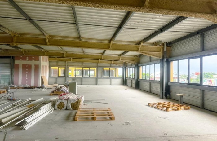 Location Local commercial 317m&sup2; 1 pièce Saint Fran&ccedil;ois