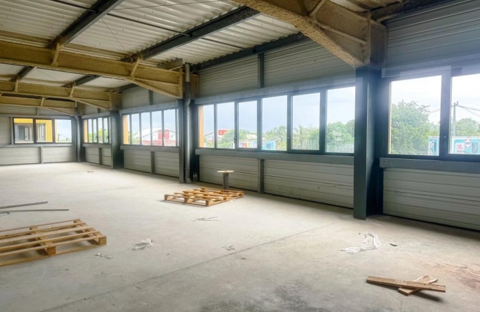 Location Local commercial 317m&sup2; 1 pièce Saint Fran&ccedil;ois