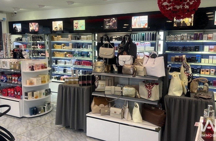 Vente Local commercial 97122