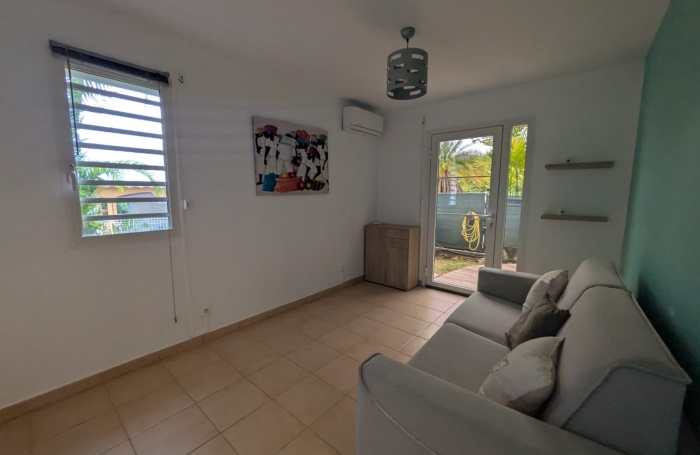 VILLA F4 MEUBLE AVEC PISCINE