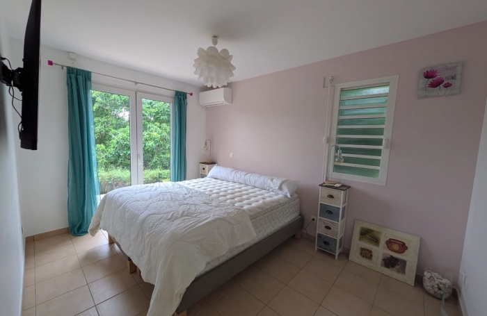 VILLA F4 MEUBLE AVEC PISCINE