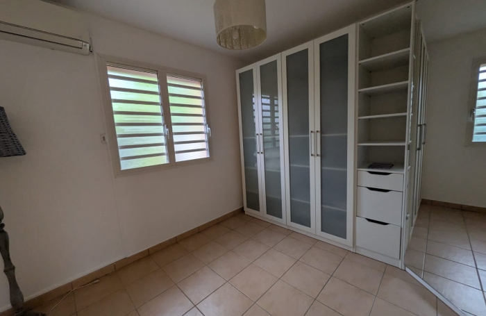 VILLA F4 MEUBLE AVEC PISCINE