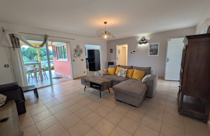 VILLA F4 MEUBLE AVEC PISCINE