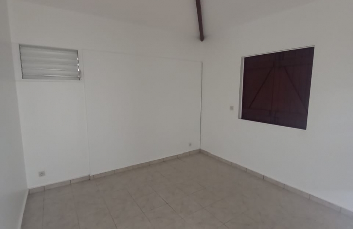 MAISON INDIVIDUELLE+GARAGE A PROXIMITE DOTHEMARE