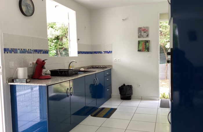 Maison &agrave; louer 1200 &euro; par mois &agrave; Moule avec AMI IMMOBILIER