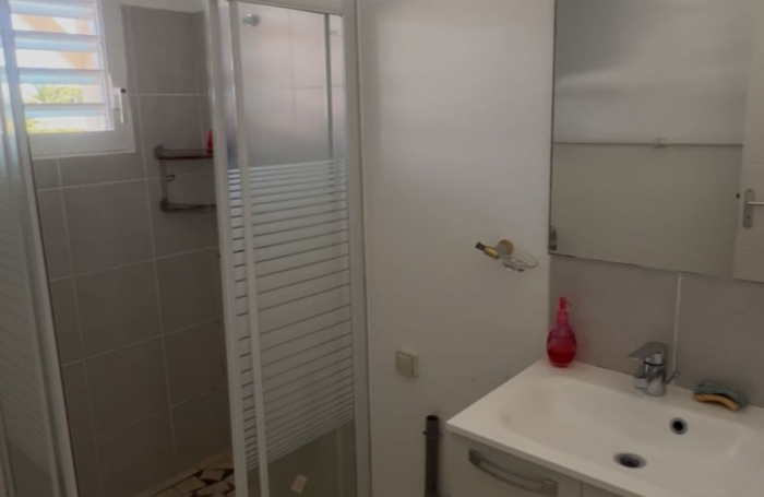 A VENDRE! Bel Appartement T3 dans une r&eacute;sidence S&eacute;curis&eacute;e au Gosier