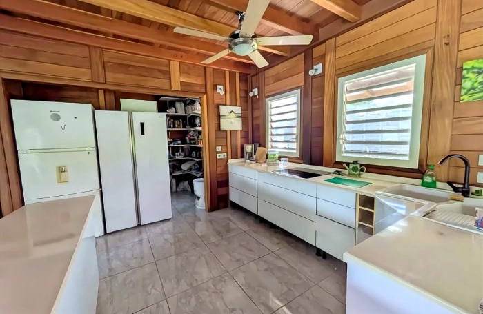 VILLA T5 AVEC PISCINE VUE MER SANS VIS AVIS