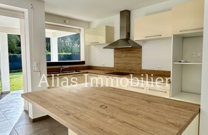 VENTE Villa r&eacute;cente F4 de 115 m2  terrain de 1158 m2 proche INRA