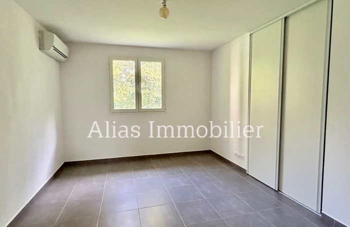 VENTE Villa r&eacute;cente F4 de 115 m2  terrain de 1158 m2 proche INRA