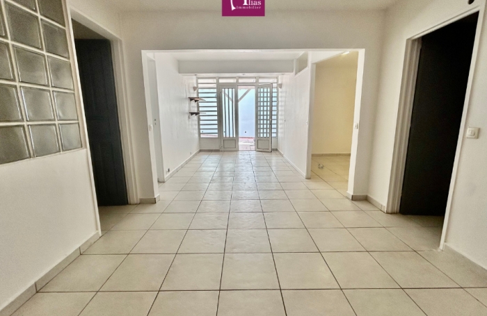 Vente Local commercial 97190