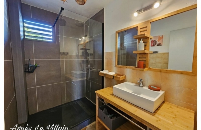Vente Maison 107m&sup2; 5 pièces Bouillante