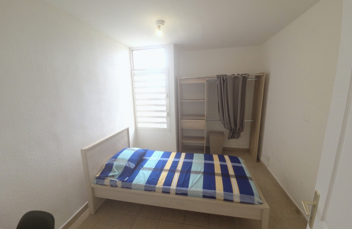 Appartement 4 pi&egrave;ces moderne enti&egrave;rement r&eacute;nov&eacute; d'environ 73 m2 avec vue d&eacute;gag&eacute;e &agrave; POINTE-A-PITRE