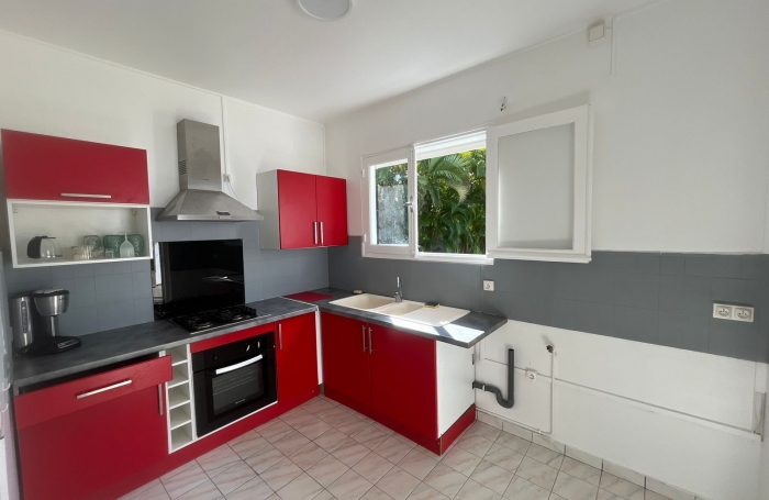 &Agrave; VENDRE   Villa F5 avec piscine & appartement F2 ind&eacute;pendant   Quartier pris&eacute; de l&rsquo;Houezel, Le Gosier