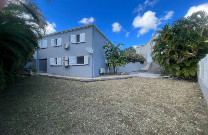 &Agrave; VENDRE   Villa F5 avec piscine & appartement F2 ind&eacute;pendant   Quartier pris&eacute; de l&rsquo;Houezel, Le Gosier
