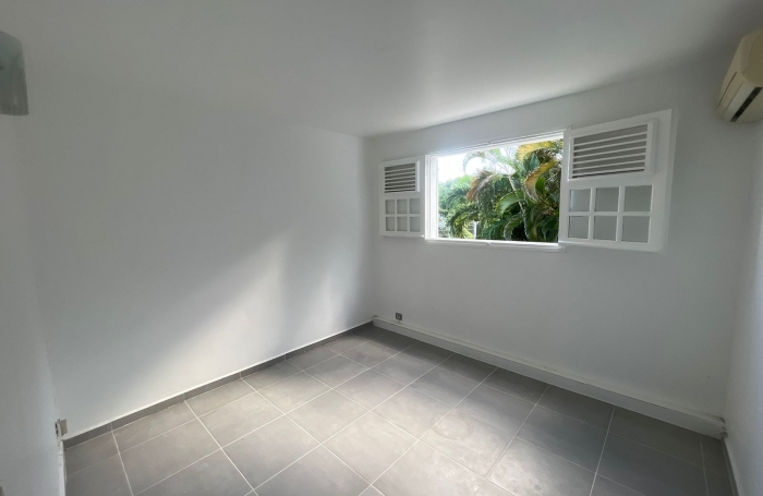 &Agrave; VENDRE   Villa F5 avec piscine & appartement F2 ind&eacute;pendant   Quartier pris&eacute; de l&rsquo;Houezel, Le Gosier