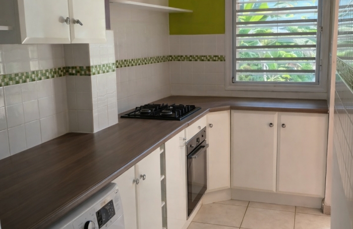 Bel appartement T3 avec terrasses et jardin   Petit-Bourg (Fontarabie)