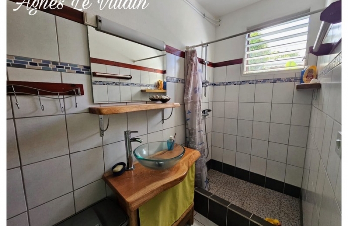 Vente Maison 83m&sup2; 4 pièces Bouillante