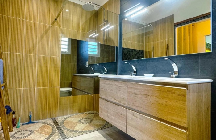 Vente Maison 111.2m&sup2; 4 pièces Bouillante