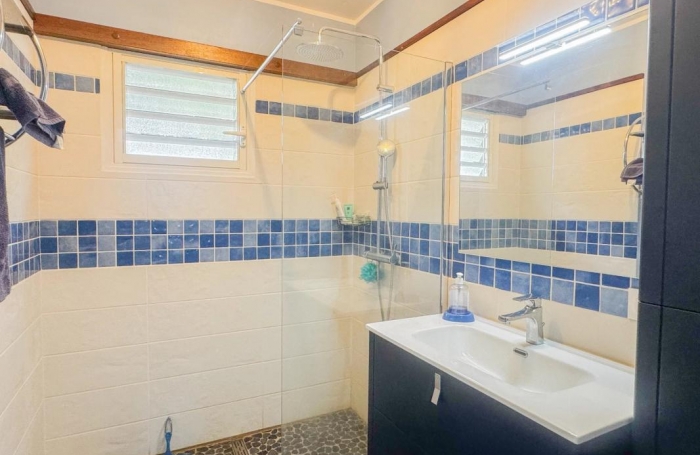 Vente Maison 111.2m&sup2; 4 pièces Bouillante