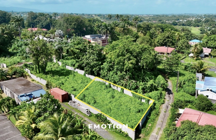 Terrain 500 m2 Mont&eacute;bello, Petit-Bourg &mdash; Nouveau mandat