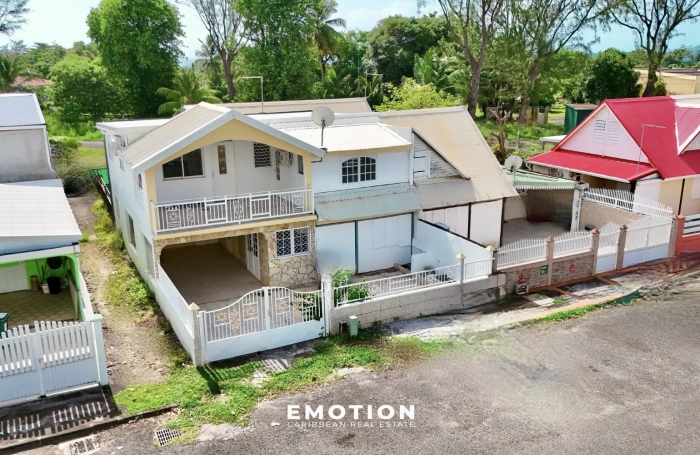 Maison Mitoyenne de 136 m2 - CAPESTERRE BELLE EAU