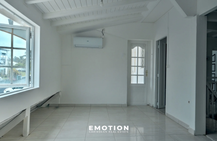 Maison Mitoyenne de 136 m2 - CAPESTERRE BELLE EAU