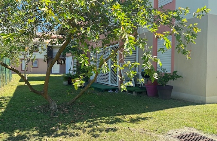 VENTE - Appartement T3 avec petit jardin privatif - Colin