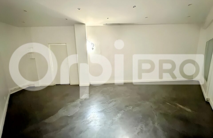 Local commercial Saint Fran&ccedil;ois, centre commercial les Arcades