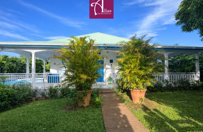 VENTE - Villa F6 cr&eacute;ole avec piscine et sous-sol am&eacute;nageable - secteur CRANE - LAMENTIN