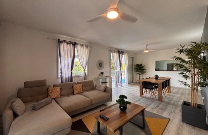 Six pi&egrave;ces avec piscine ! Avec votre agence Longfort Immobilier