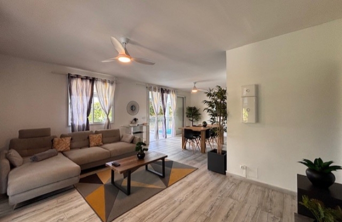 Six pi&egrave;ces avec piscine ! Avec votre agence Longfort Immobilier