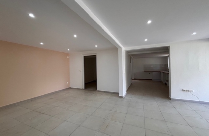 Cinq pi&egrave;ces moderne ! Avec votre agence Longfort Immobilier