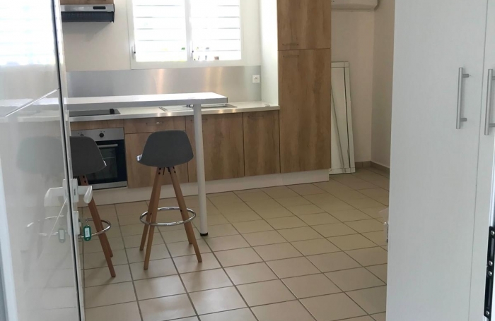 STUDIO MEUBLE EMPLACEMENT PRIVILEGIE