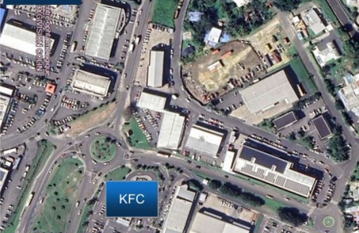 LOCAL COMMERCIAL EMPLACEMENT EXCEPTIONNEL