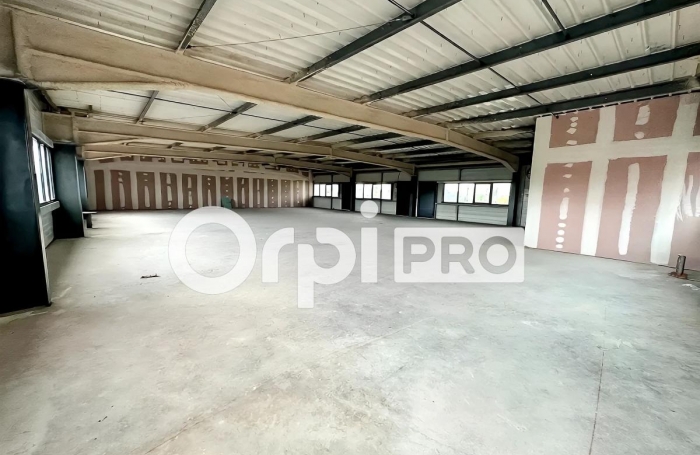 Location Divers 317m&sup2; Saint Fran&ccedil;ois