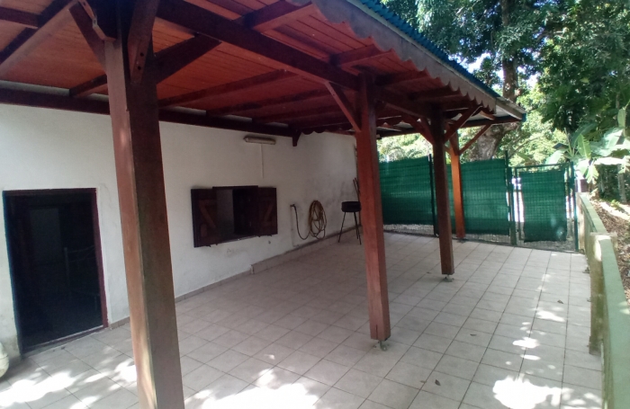 MAISON T2 (Meubl&eacute;e) 'EAU + &Eacute;LECTRICIT&Eacute; ' / 44 m2 / 97170 PETIT-BOURG