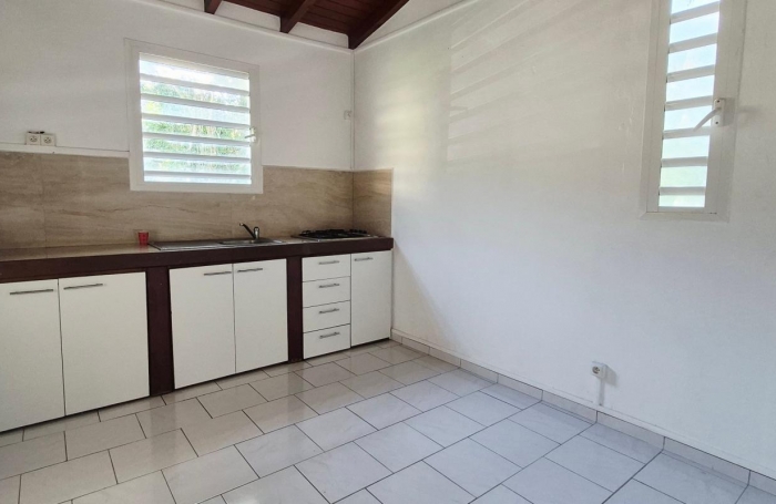Location Maison 60m&sup2; 3 pièces Sainte Rose