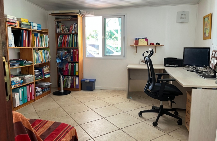 Trois-Rivi&egrave;res , dans un lotissement calme avec vue sur Les Saintes, Villa T5 avec terrasse