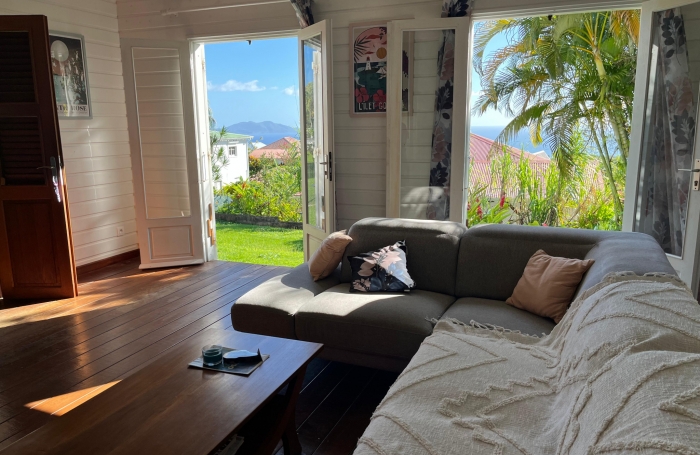 Trois-Rivi&egrave;res , dans un lotissement calme avec vue sur Les Saintes, Villa T5 avec terrasse