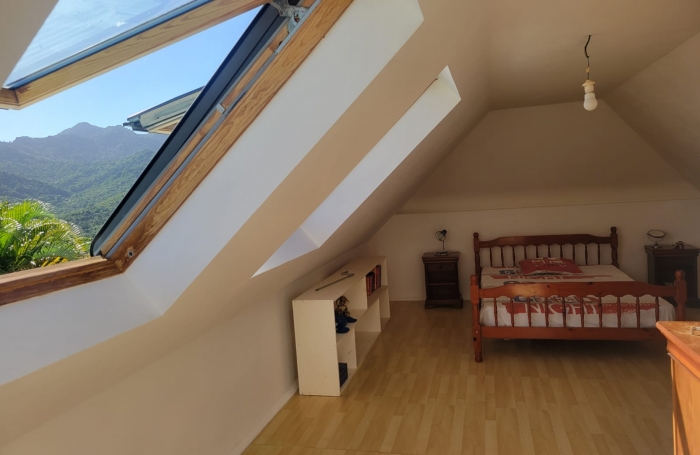 Trois-Rivi&egrave;res , dans un lotissement calme avec vue sur Les Saintes, Villa T5 avec terrasse